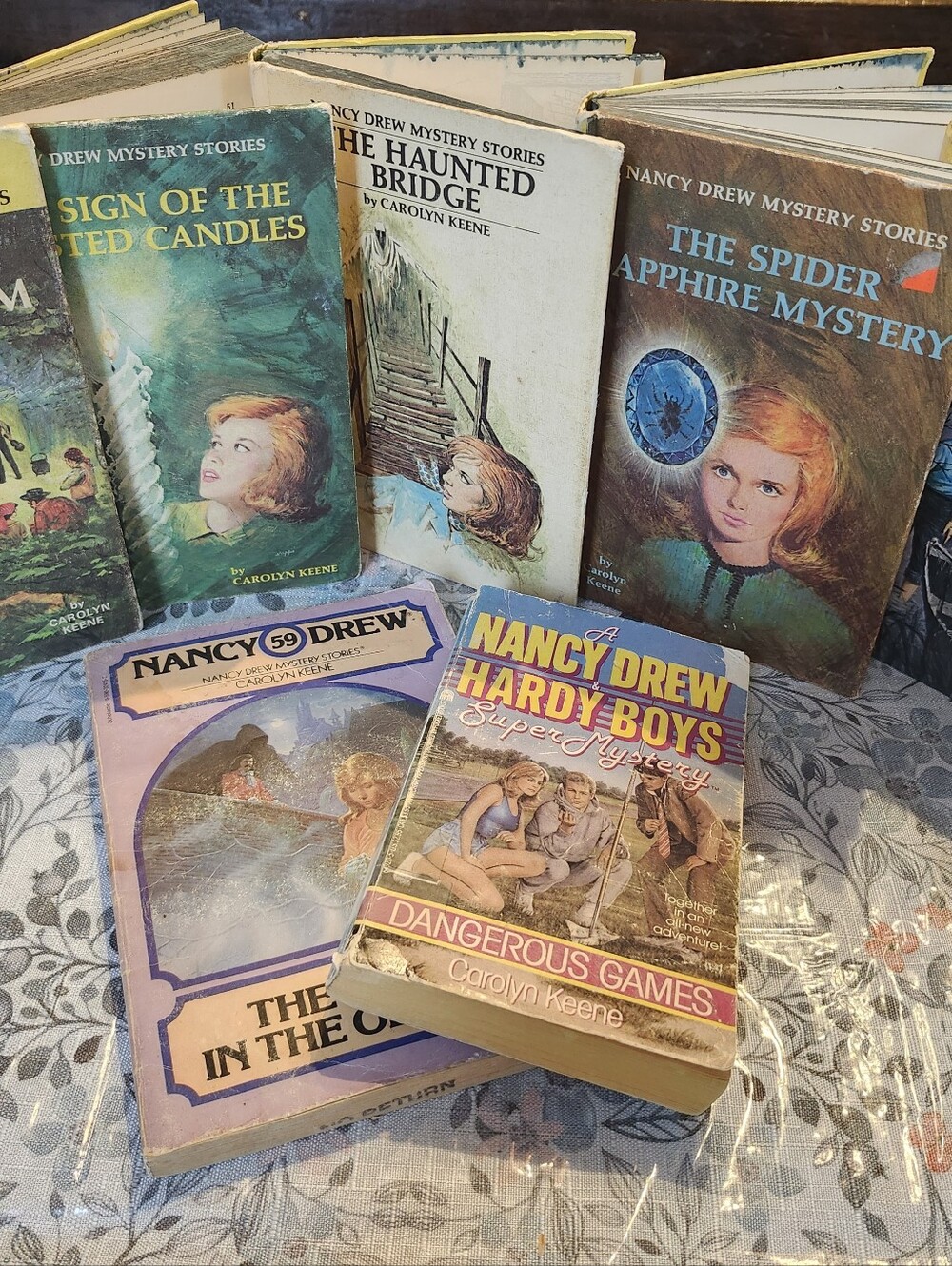 Nancy Drew Vintage Book Lot Of 7 - Hard And Paperback Multi-Color Covers 40s-80s